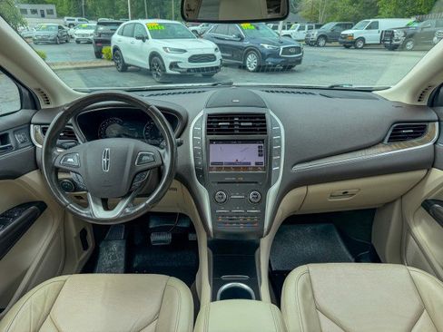 Used 2019 Lincoln MKC Reserve w/ MKC Technology Package FWD image 7