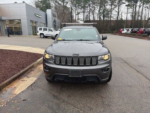 Used 2019 Jeep Grand Cherokee Altitude image 9