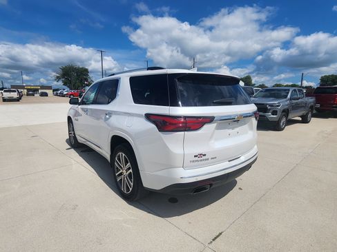 Used 2023 Chevrolet Traverse High Country AWD/4WD image 7