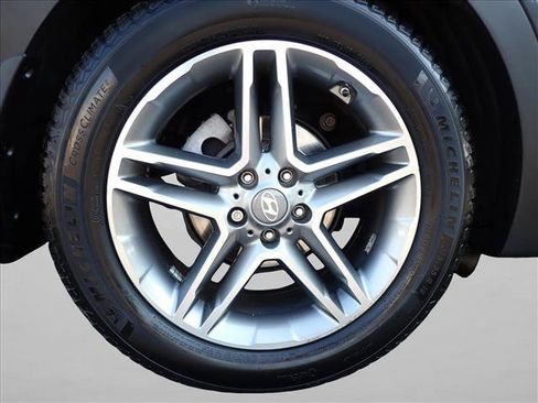 Used 2018 Hyundai Santa Fe AWD w/ Cargo Package image 7