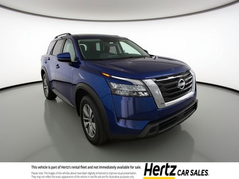 Used 2025 Nissan Pathfinder SV image 1