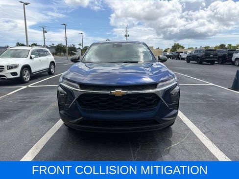 Used 2024 Chevrolet Trax LS FWD image 2