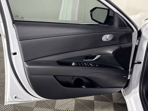 Used 2024 Hyundai Elantra Limited FWD image 10