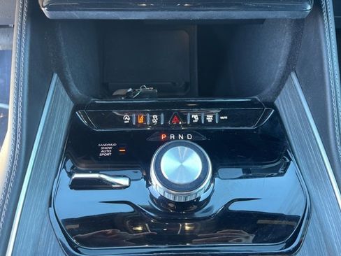 Used 2024 Jeep Wagoneer L Series II w/ Flexible Seating Group image 28