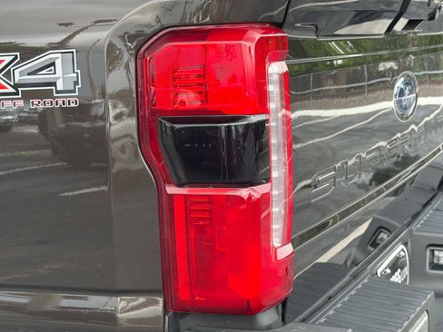 Used 2025 Ford F250 Lariat w/ Chrome Package AWD/4WD image 16