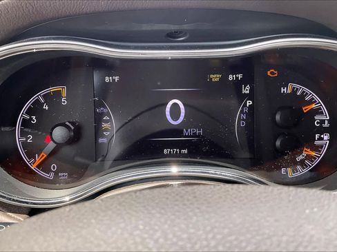 Used 2018 Jeep Grand Cherokee Overland AWD/4WD image 26