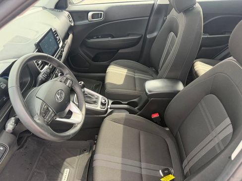 Used 2024 Hyundai Venue SEL FWD image 30