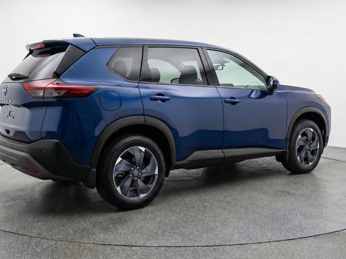 Used 2025 Nissan Rogue SV image 9