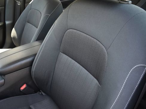 Used 2025 Nissan Altima 2.5 SV FWD image 11