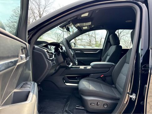 New 2026 GMC Acadia Elevation w/ LPO, Floor Liner Package AWD/4WD image 9