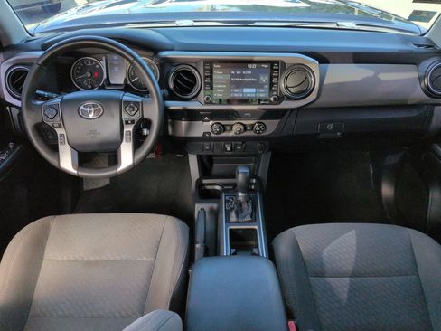 Used 2020 Toyota Tacoma SR5 RWD image 15