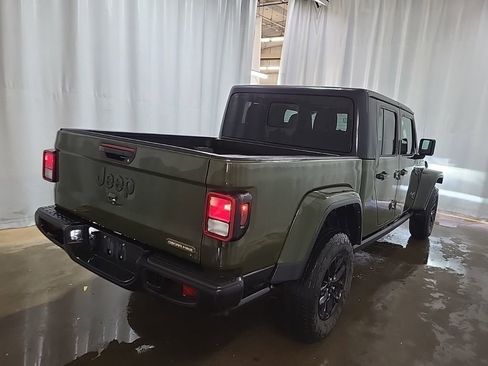 Used 2023 Jeep Gladiator Sport image 2
