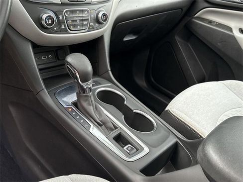 Used 2023 Chevrolet Equinox LT image 23