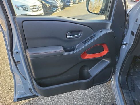 Used 2023 Nissan Frontier Pro-X w/ Pro Convenience Package image 14