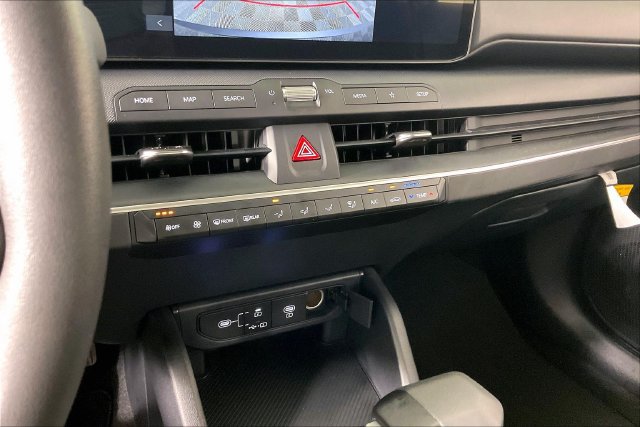Certified 2026 Kia K4 FWD image 14