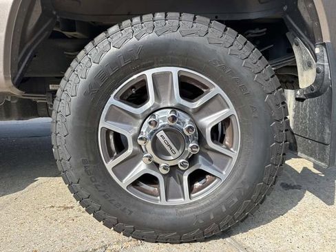 Used 2023 Ford F350 Lariat w/ Snow Plow/Camper Package image 3