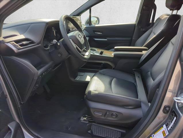 Used 2026 Toyota Sienna Platinum AWD/4WD image 13
