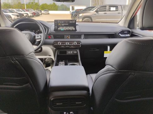 Used 2025 Honda Pilot EX-L image 20