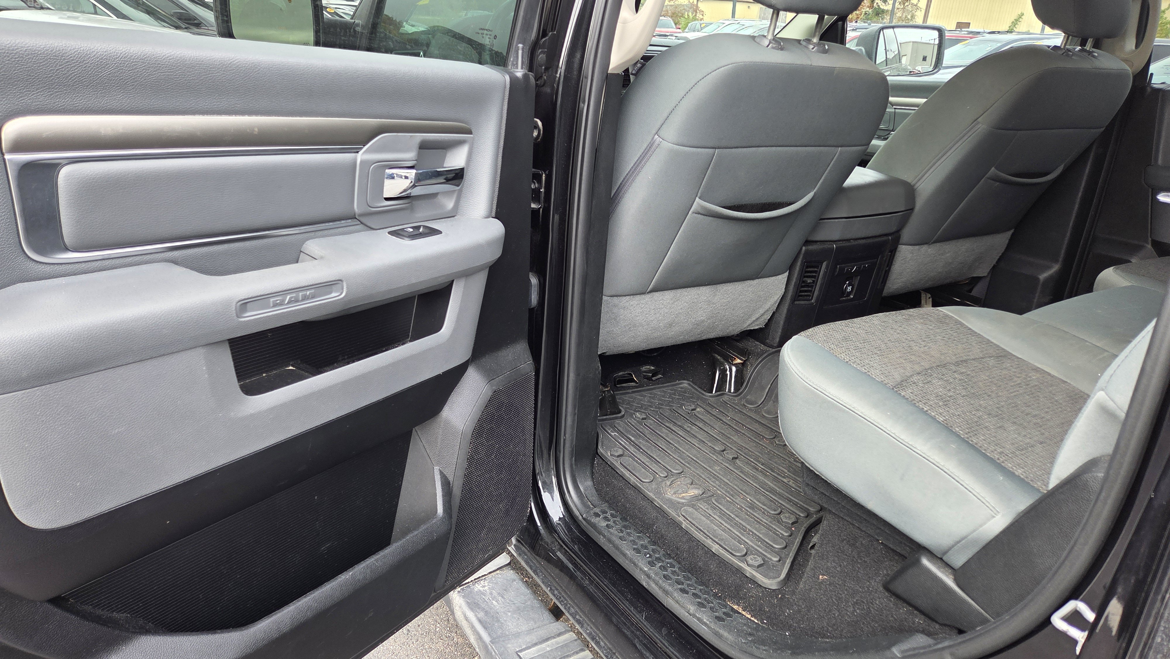 Used 2018 RAM 1500 Big Horn AWD/4WD image 10
