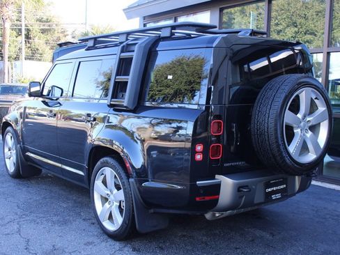Certified 2025 Land Rover Defender 130 X-Dynamic SE image 9