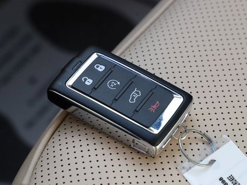 Used 2025 Jeep Grand Cherokee L Limited w/ Luxury Tech Group II image 34