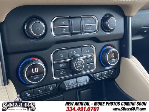 Used 2021 Chevrolet Suburban Premier RWD image 24