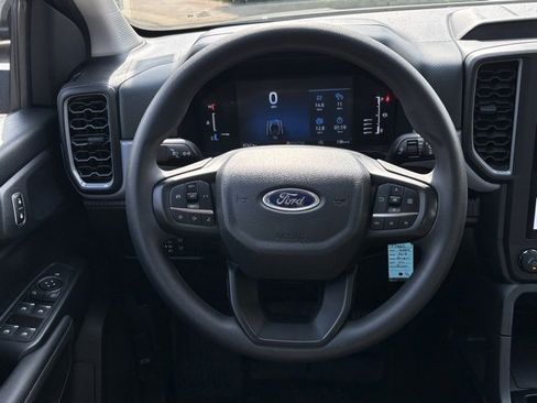 Used 2024 Ford Ranger XL image 19