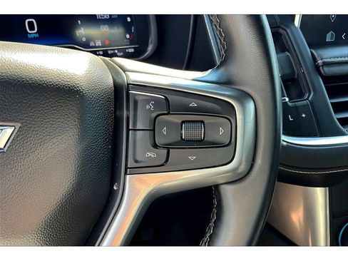 Used 2023 Chevrolet Suburban Premier image 22