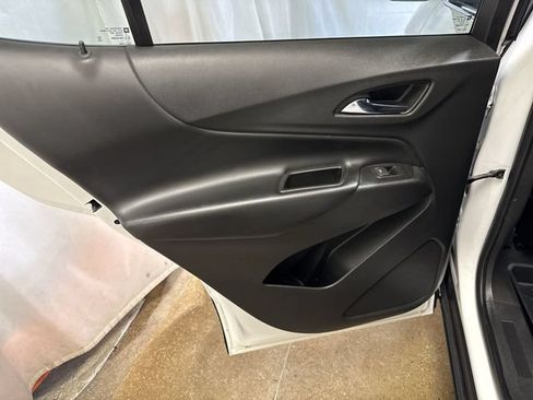 Used 2022 Chevrolet Equinox LT FWD image 22