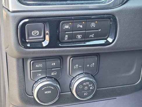 New 2026 GMC Yukon Elevation image 14