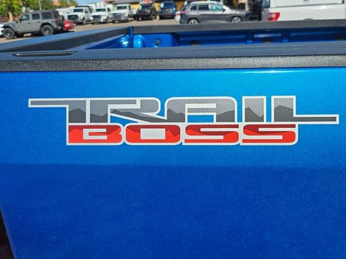 Used 2022 Chevrolet Colorado Z71 w/ Trail Boss Package AWD/4WD image 14