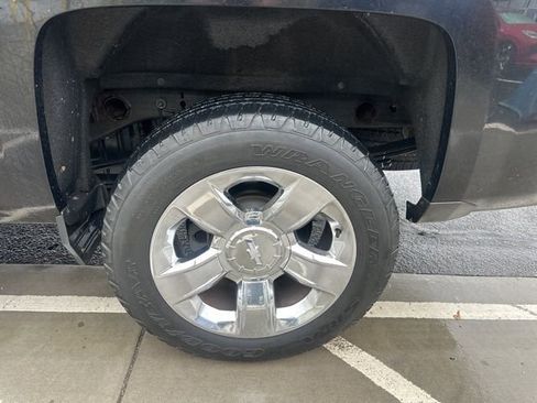 Used 2017 Chevrolet Silverado 1500 LTZ Z71 w/ LTZ Plus Package image 8