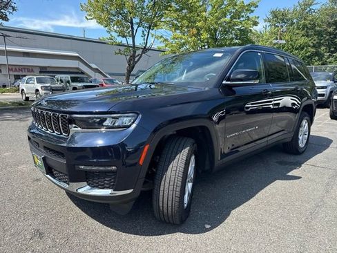Used 2023 Jeep Grand Cherokee L Limited AWD/4WD image 3