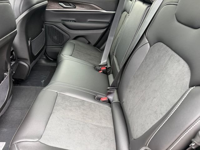 New 2026 Jeep Grand Cherokee Altitude AWD/4WD image 10