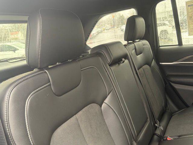 New 2026 Jeep Grand Cherokee Altitude AWD/4WD image 32