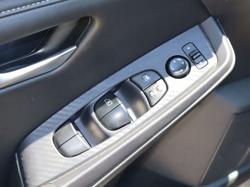Used 2024 Nissan Sentra SV FWD image 20