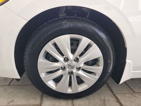 Certified 2025 Nissan Sentra S FWD image 30