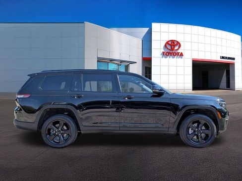 Used 2025 Jeep Grand Cherokee L Limited w/ Black Appearance Package AWD/4WD image 9