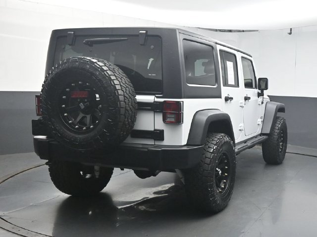 Used 2018 Jeep Wrangler Unlimited Sport S AWD/4WD image 7