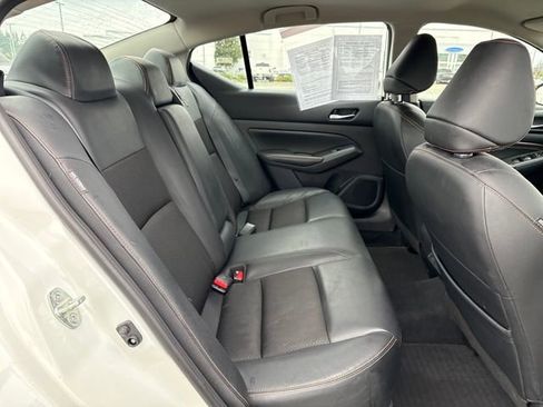 Used 2022 Nissan Altima 2.5 SR image 10