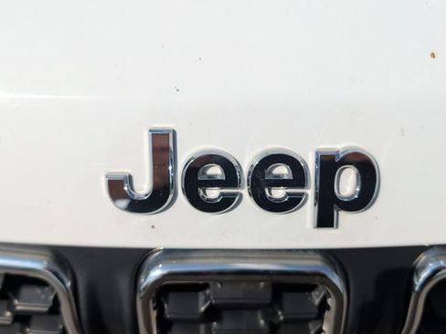 Used 2024 Jeep Compass Latitude AWD/4WD image 31