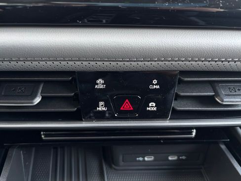 New 2026 Volkswagen Atlas Peak Edition AWD/4WD image 33