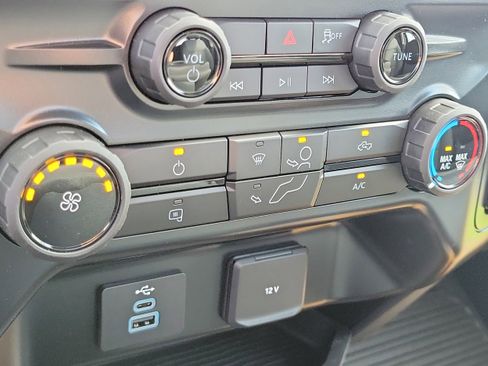 New 2025 Ford F250 XLT w/ F-250 >10K GVWR Package image 26