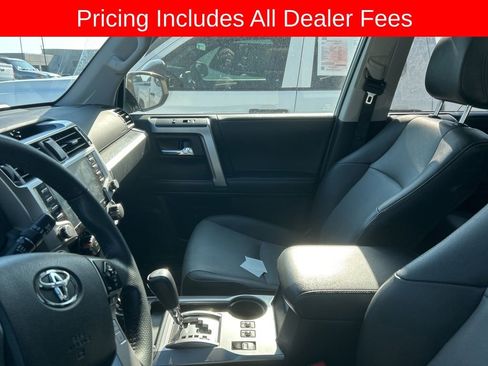 Used 2022 Toyota 4Runner SR5 Premium w/ Moonroof Package AWD/4WD image 11