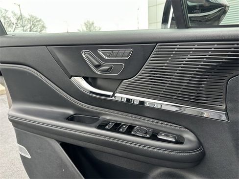 Used 2020 Lincoln Corsair AWD w/ Equipment Group 101A image 30