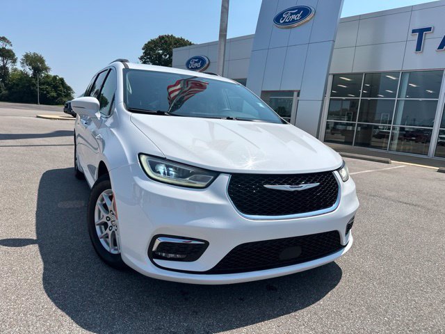 Used 2022 Chrysler Pacifica Touring-L FWD image 5