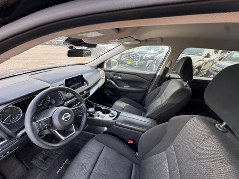 Used 2024 Nissan Rogue SV AWD/4WD image 4