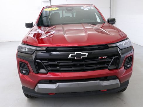 Used 2024 Chevrolet Colorado Z71 w/ Z71 Convenience Package 2 image 2