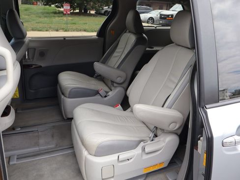 Used 2013 Toyota Sienna Limited w/ Premium Pkg AWD/4WD image 20