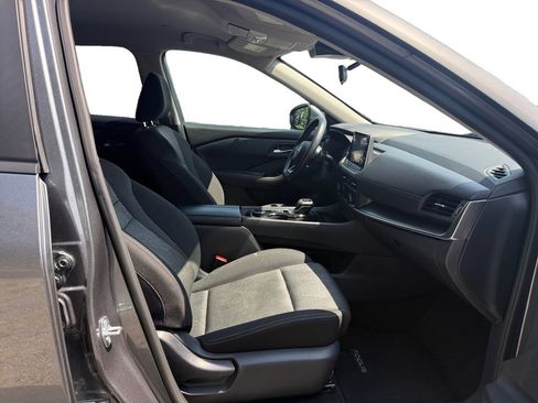 Used 2024 Nissan Rogue SV AWD/4WD image 15
